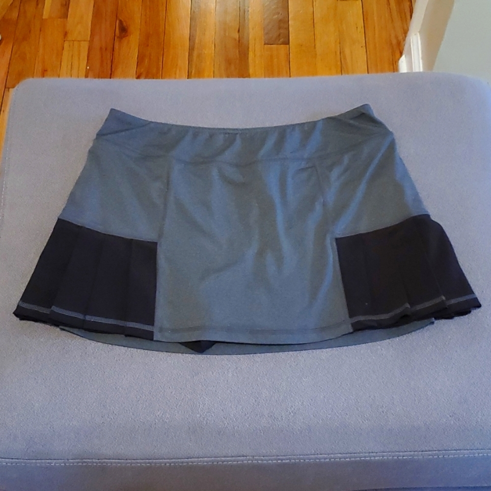 HEAD ▪︎ Women's Swim/Tennis Skirt/Skort, Charcoal & Black, Size Large, EUC